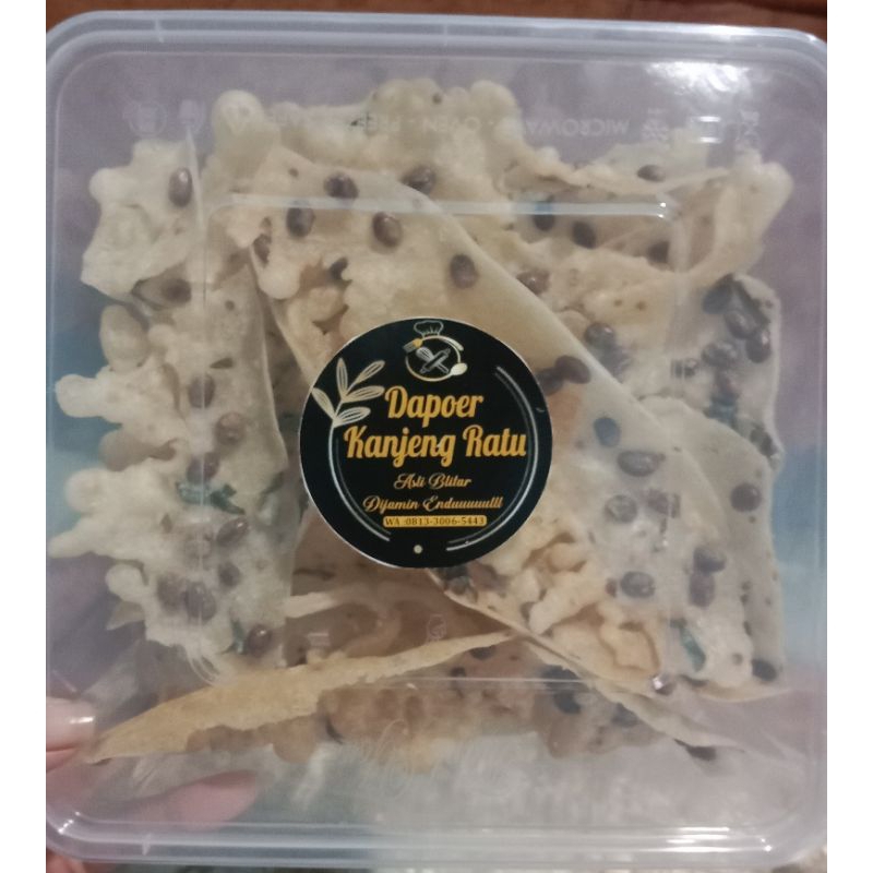 

Rempeyek super crispy kacang tanah, kedelai, dan teri maknyuuus