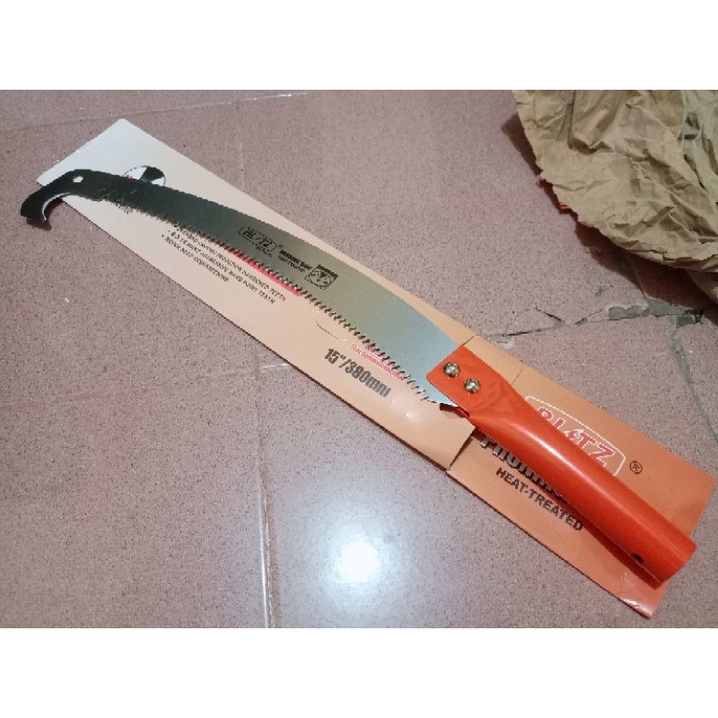 Gergaji Dahan Tinggi dipasang di galah panjang