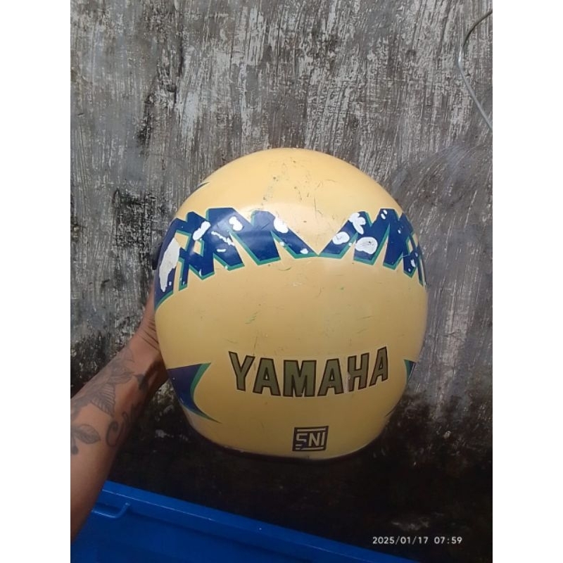 Helm Yamaha jadul