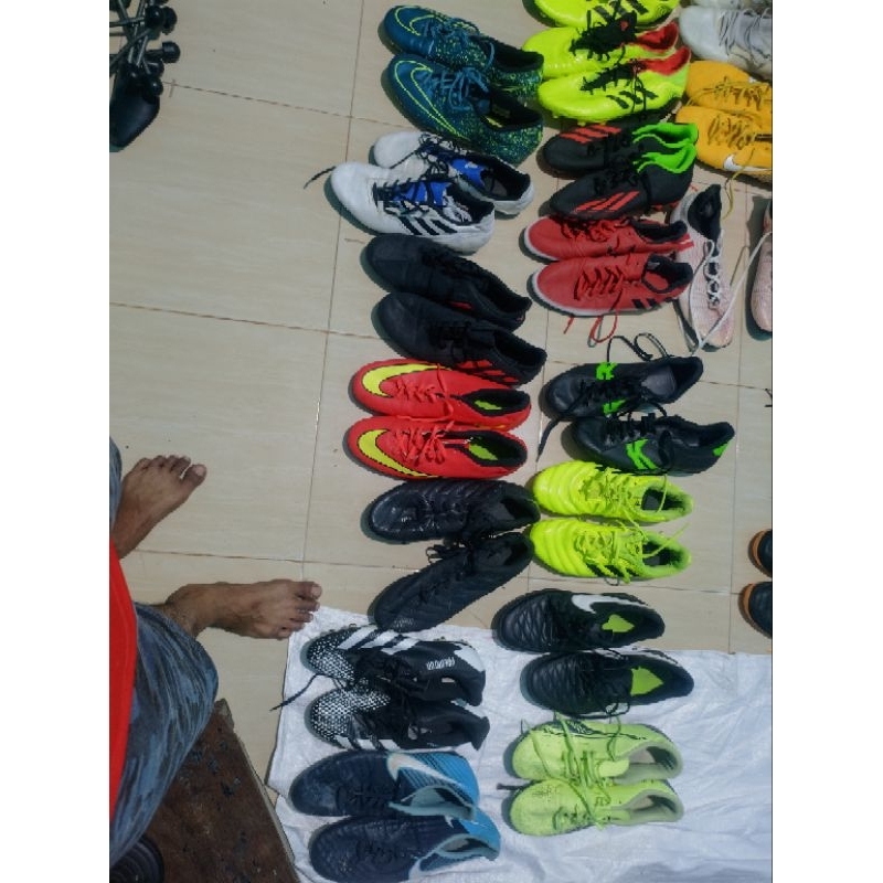 sepatu bola seken ORI size 44 dan 46