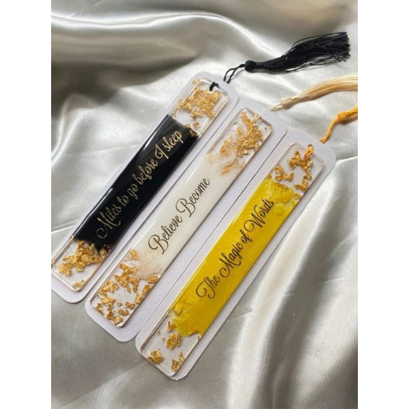 

Bookmark Resin Pembatas Buku Aesthetic