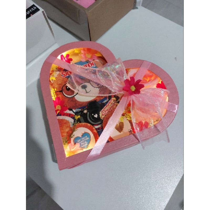 Gift Box - Box Love Coklat Silverqueen - Kado Valentine