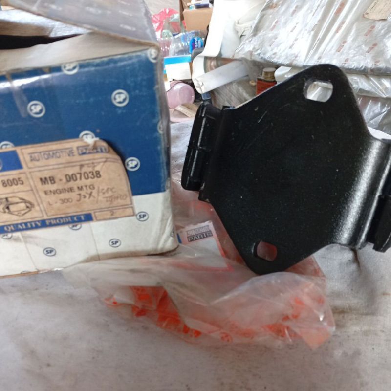 ENGINE MOUNTING L300 BENSIN