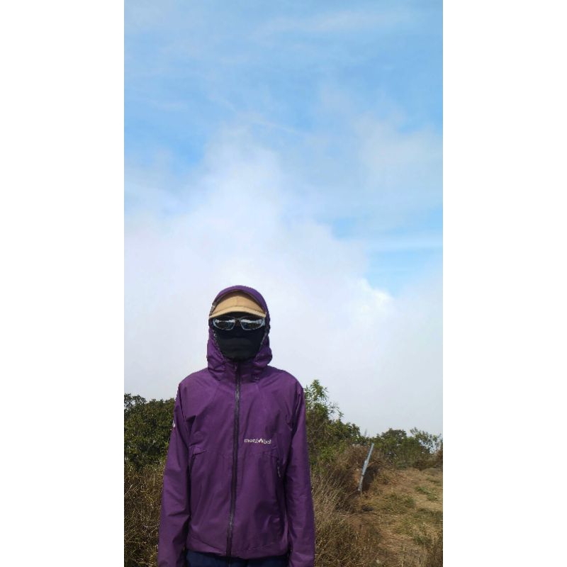 jaket mont bell