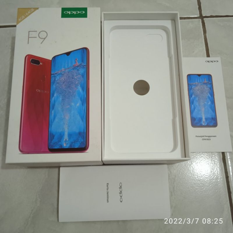 kardus bekas hp Oppo F9 pro