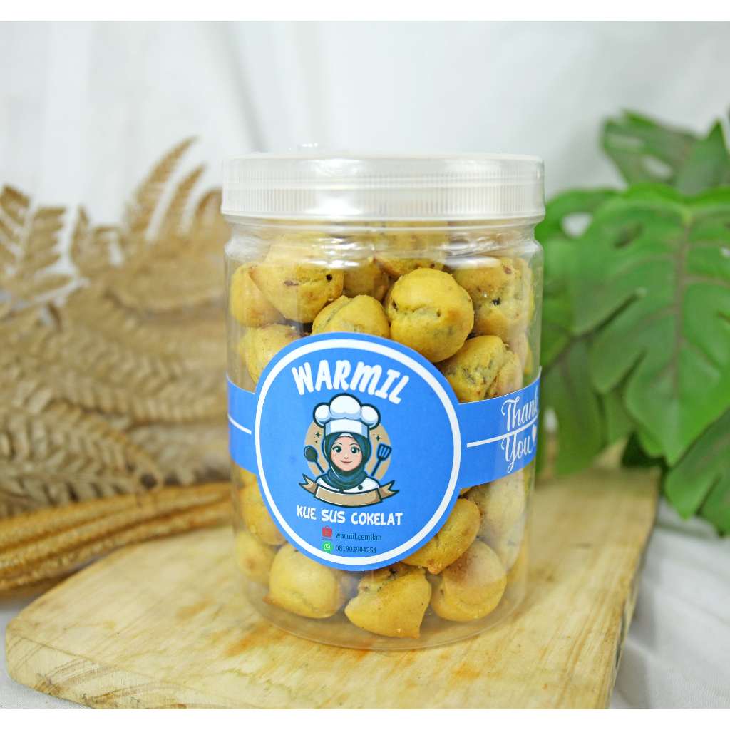 

Soes Coklat Dan Blue berry Cemilan Jajanan Snack Manis Nikmat lezat