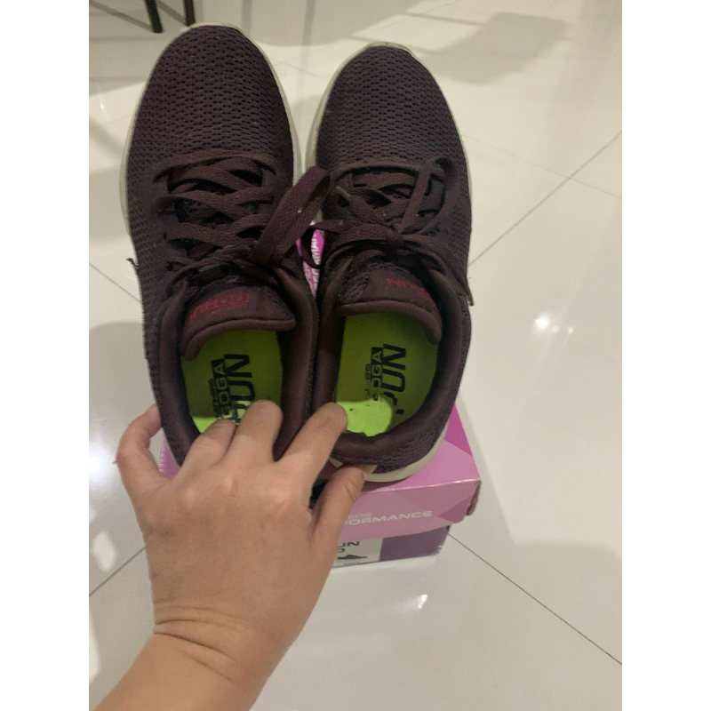 Preloved sepatu Skechers