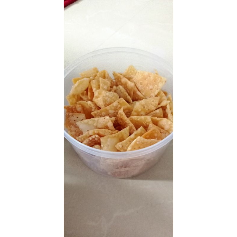 

Camilan Keripik bawang/pangsit goreng 1kg