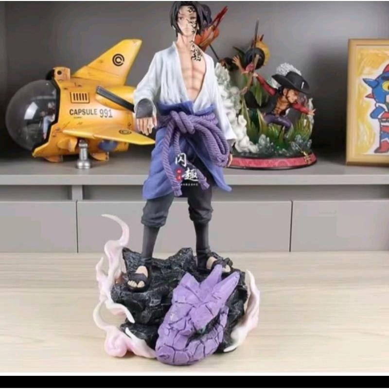 Action figure Sasuke berdiri jumbo