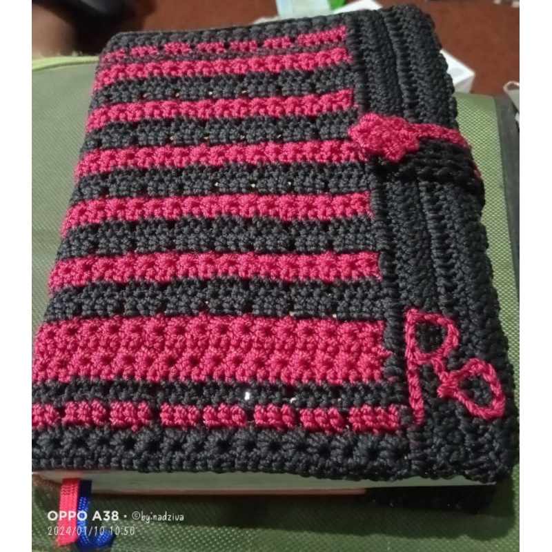 

sampul Al-Qur'an rajut