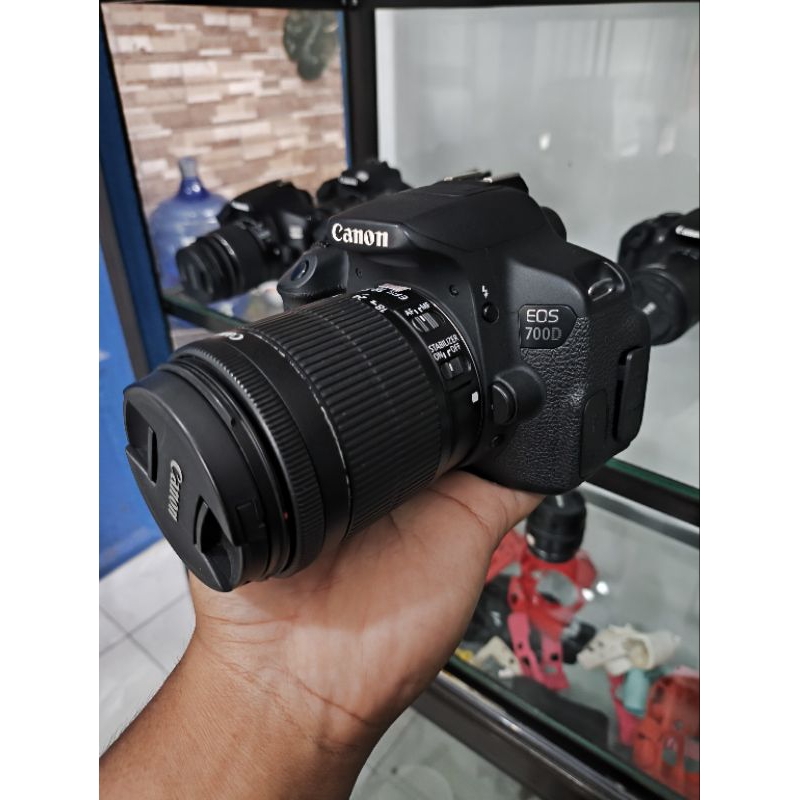 KAMERA CANON 700D