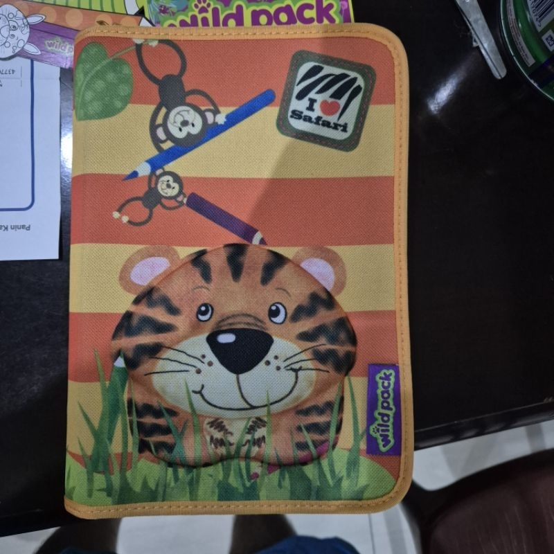 

pencil case wild pack