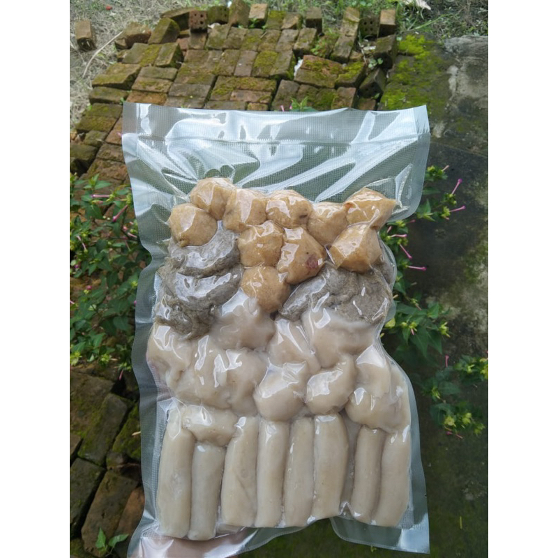 

pempek Ikan Kakap asli di Vakum isi 50 Biji