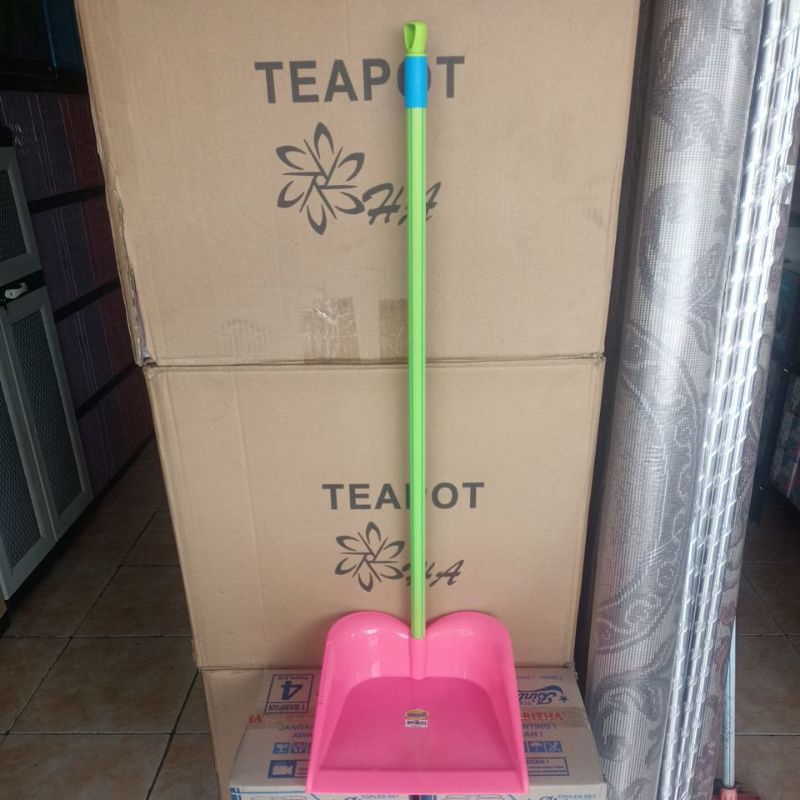 Cikrak sampah gagang besi/ Pengki Berlian Cikrak Berlian