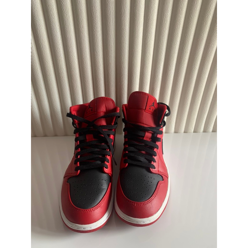 Sepatu Air Jordan 1 mid reverse bred men PL