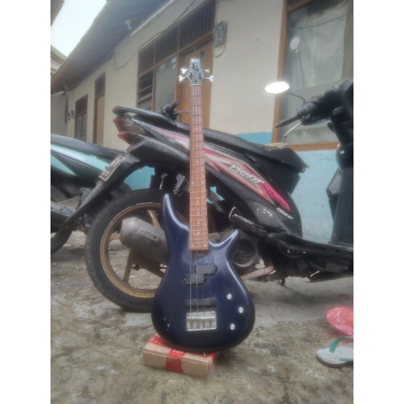 gitar bass merek SDGR Ibanez