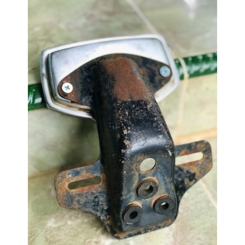 PANGKON LAMPU BELAKANG CB100 ORIGINAL PANGKON LAMPU BELAKANG GL100 PLATINA ORIGINAL