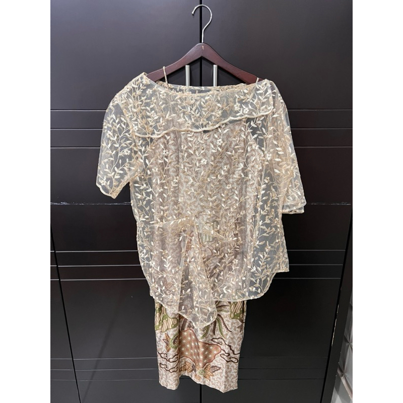 Preloved Dress batik pesta warna gold dengan outer