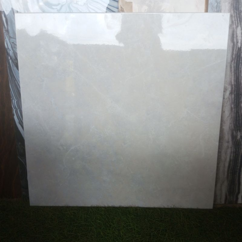 keramik lantai glossy ukuran 50x50 kw1