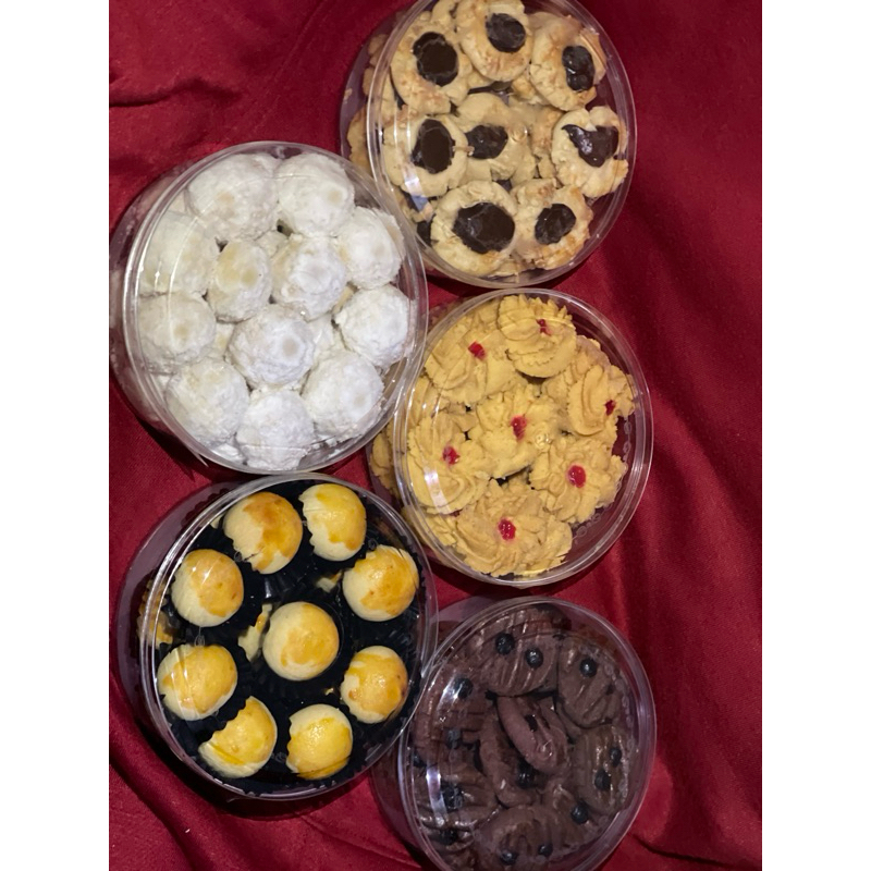 

Kue Kering, Kue Lebaran 5 Toples Murah , Enak Gurih dan Pastinya Murah