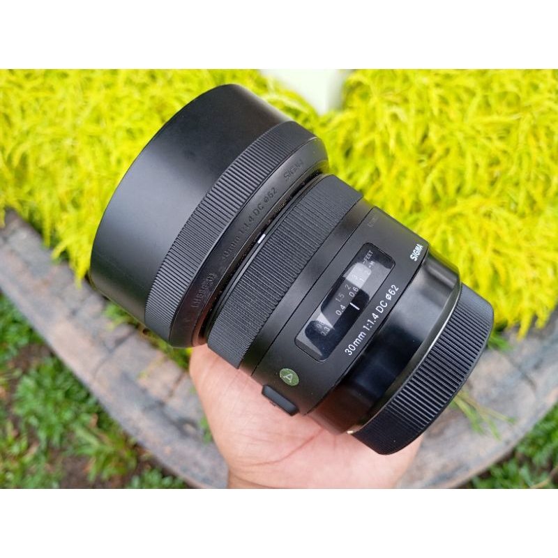 Lensa Sigma 30mm F1.4 For Canon