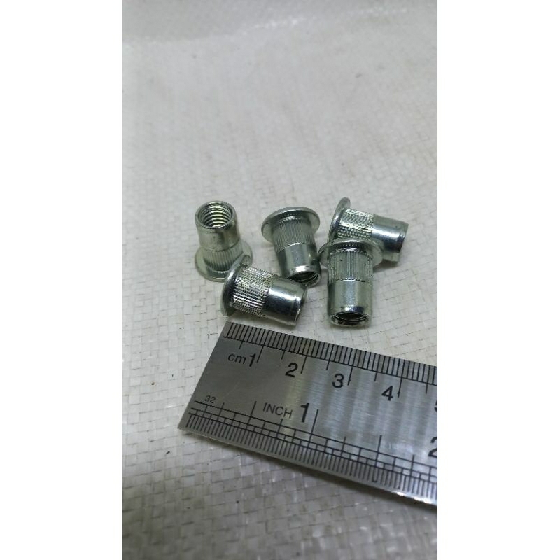 Mur Rivet m8, rivet nut m8 P 1.25