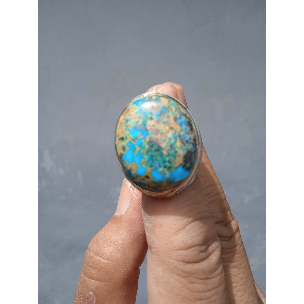 Batu pirus Persia biru serat emas