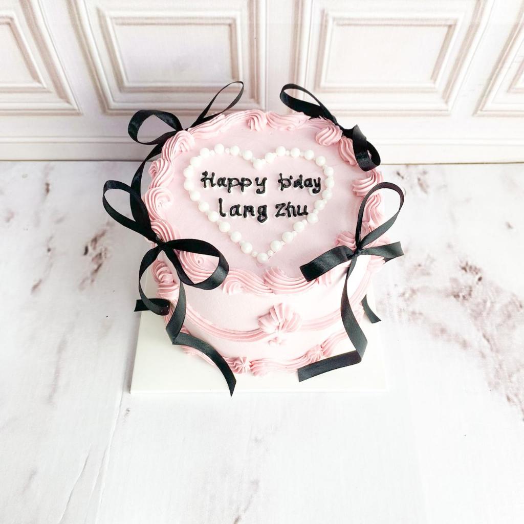 

Kue Ulang Tahun/Birthday cake/Kue Birthday Ribbon Pink/Kue Love/Kue Birthday Jakarta