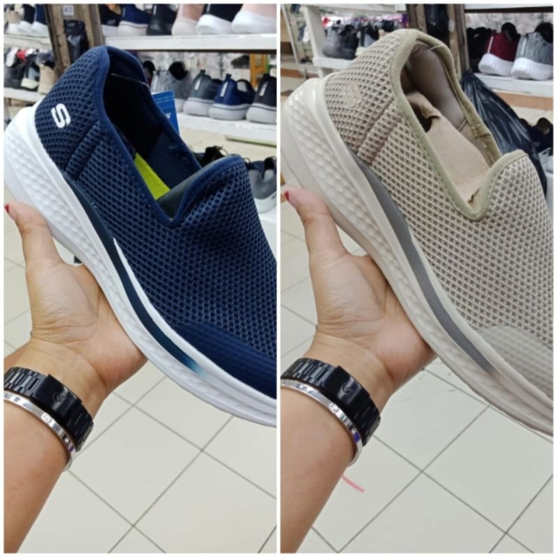 Skechers pria / sepatu kerja pria / sepatu slip on pria