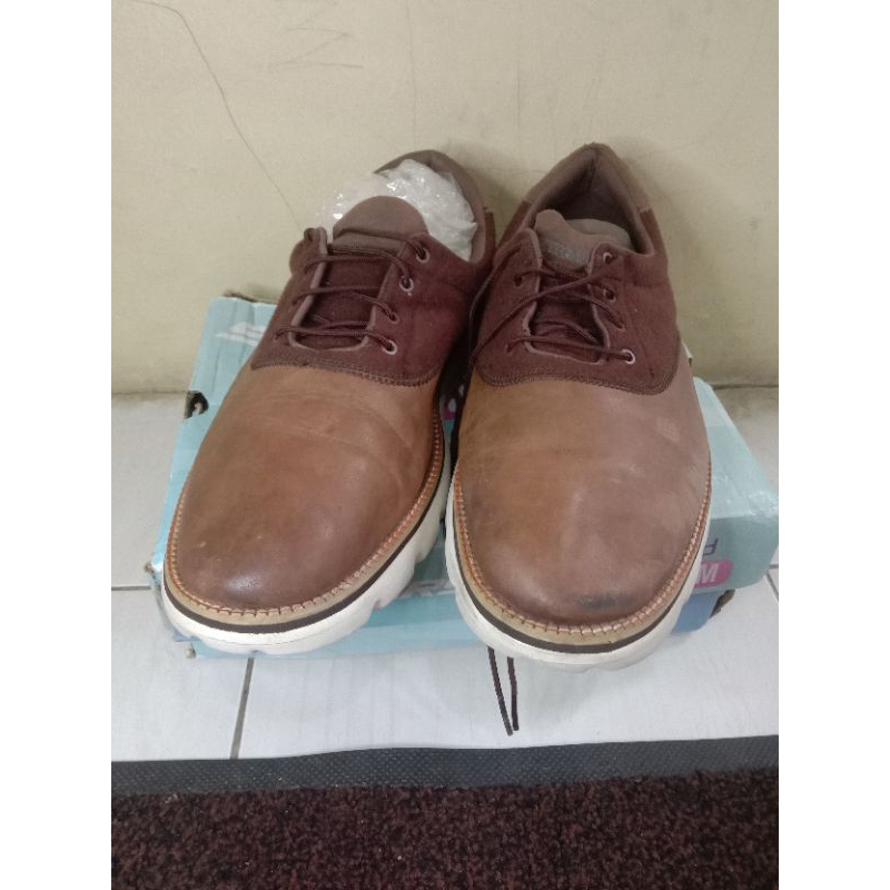 sepatu kulit Skechers bekas