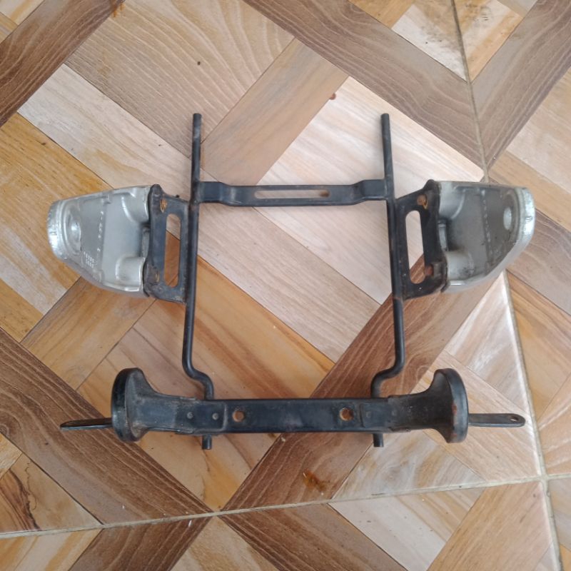 bracket headlamp dudukan lampu depan original Honda cb400 CB 400
