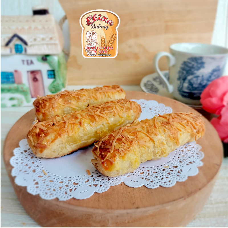 

Aneka Soes, Cheese Roll dan lainnya - Eliza Bakery Bandung Since 1984