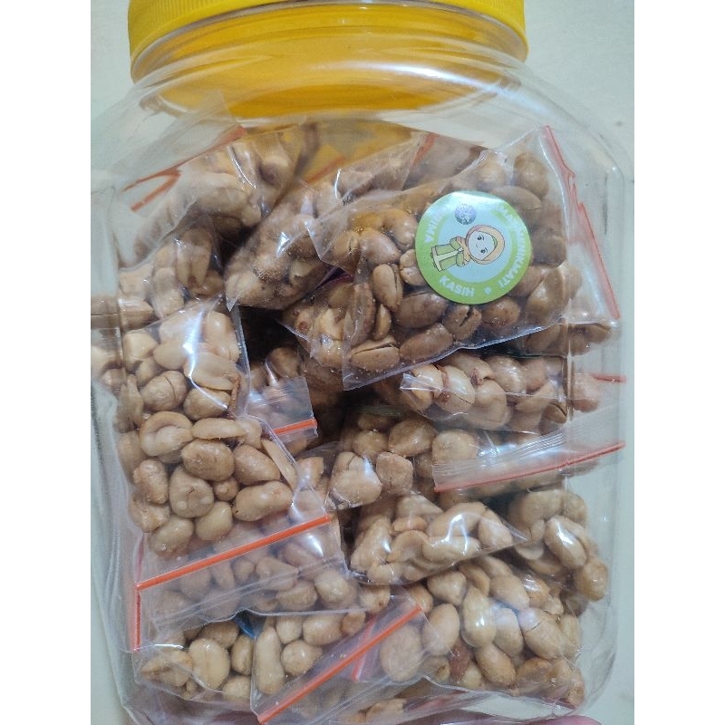 

kacang bawang isi 50 pcs free toples