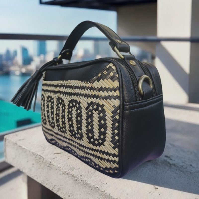 tas anyaman rotan asli Kalimantan bagus mewah