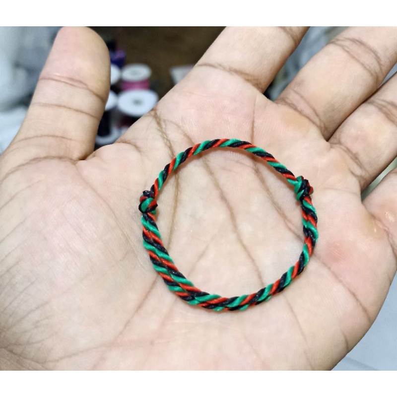 Gelang Tridatu Hijau Merah Hitam