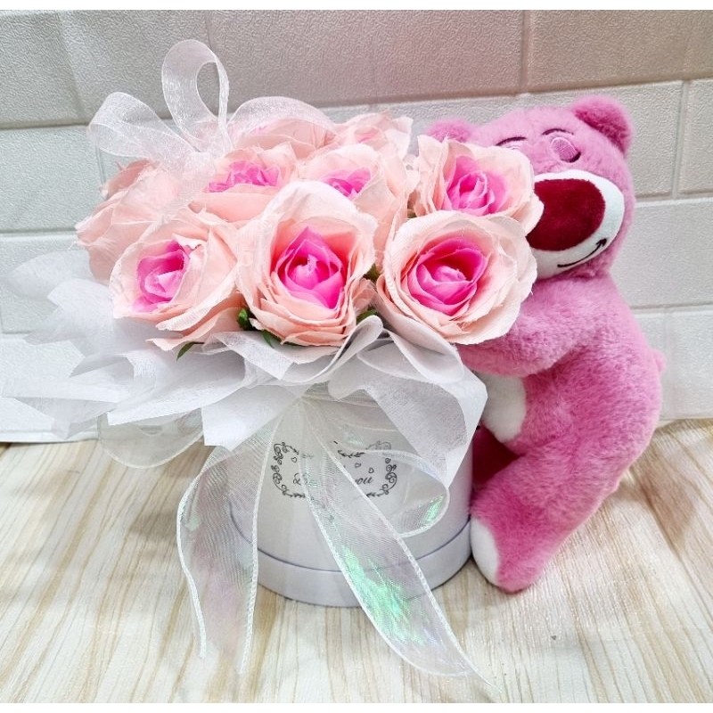 Buket Bunga boneka Lotso ukuran 27 cm + paper bag