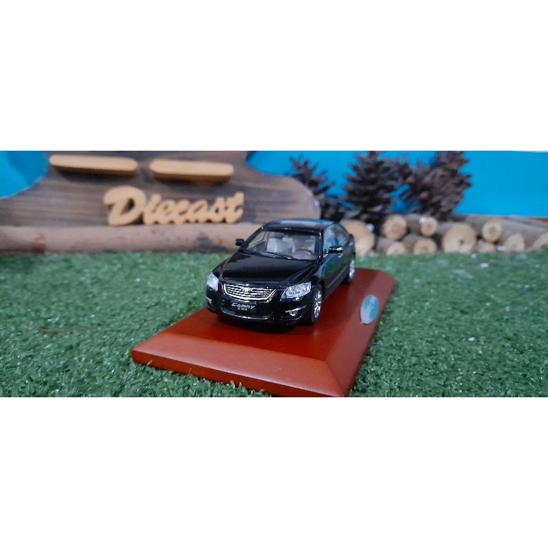 Diecast Miniatur Toyota Camry hitam skala 1:43
