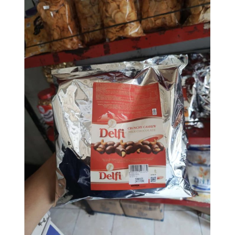 

COKLAT DELFI ALMOND KILOAN
