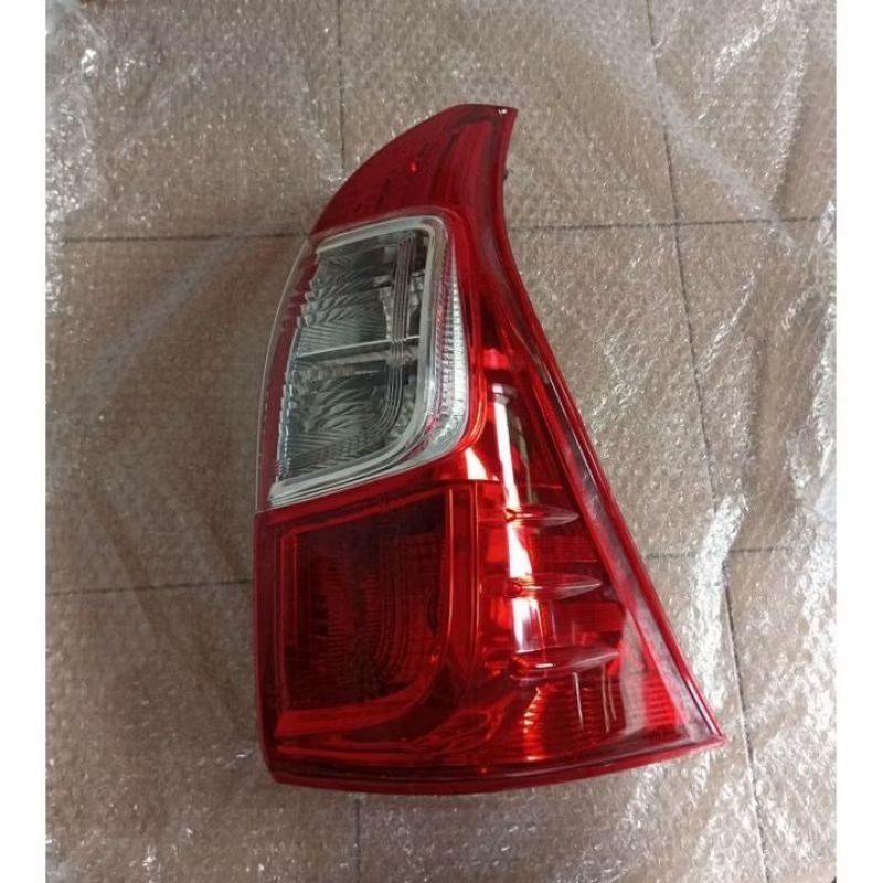 Stoplamp Lampu Belakang Toyota  Avanza Veloz Daihatsu Xenia Stoplamp lampu stop belakang Stoplamp mo