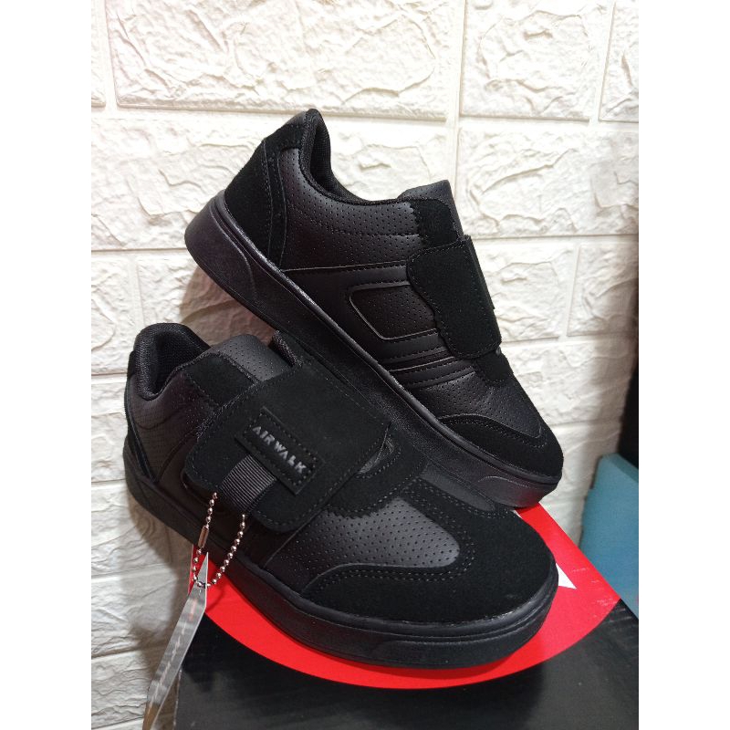 Sepatu Anak Hitam Airwalk Barney,Bapi size 35,36