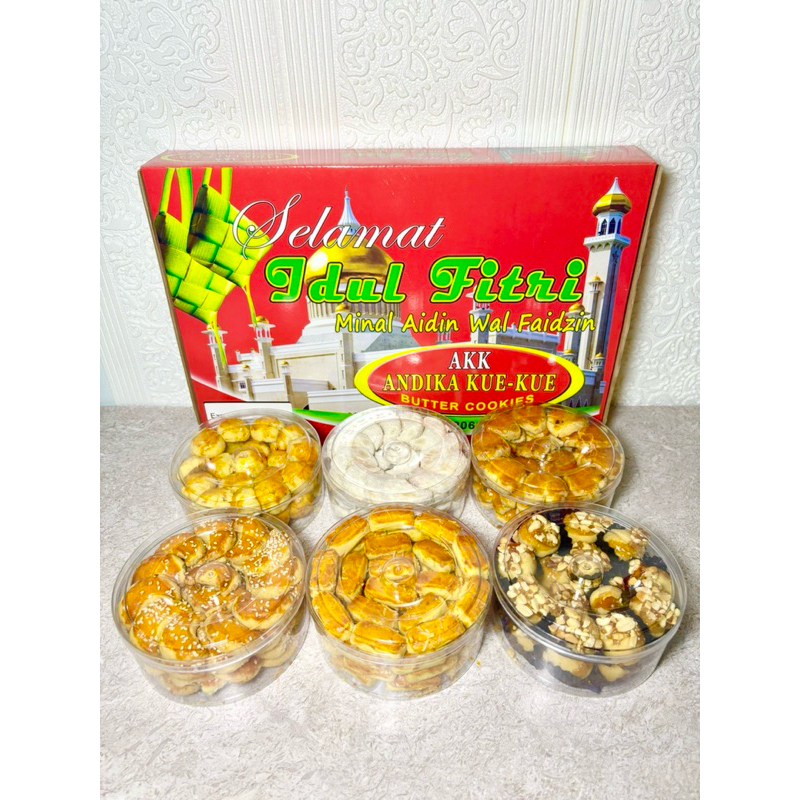 

Hampers Ramadhan - 6 Cookies ( Nastar + Kastangel + Putri Salju + Kue Kacang + Kue Wijen + Kue Kacang Madu )