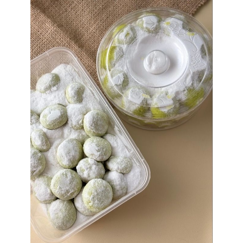 

kue lebaran kue salju pandan