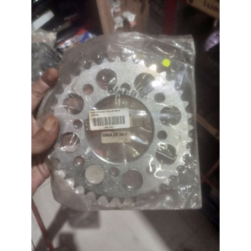 Gear gir belakang 428 36T Vega ZR Jupiter robot Jupiter z1