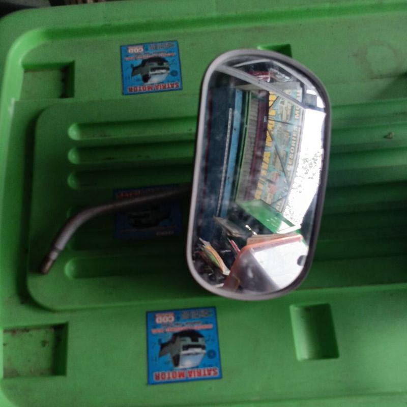 spion Toyota Dyna Rhino sebelah kanan