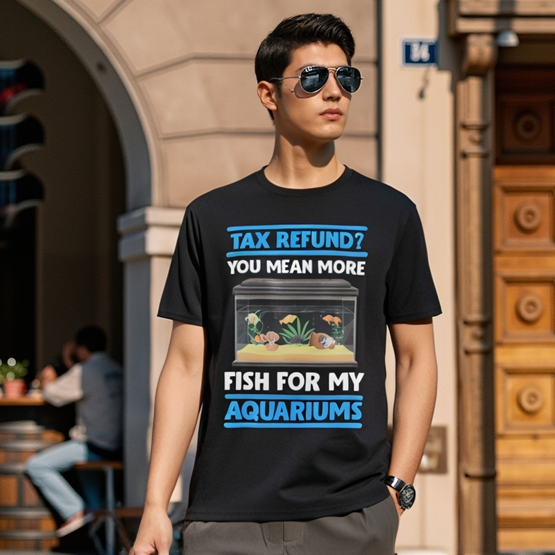 kaoswarna 丨Kaos Hitam dengan Pesan Tax Refund dan Desain Akuarium