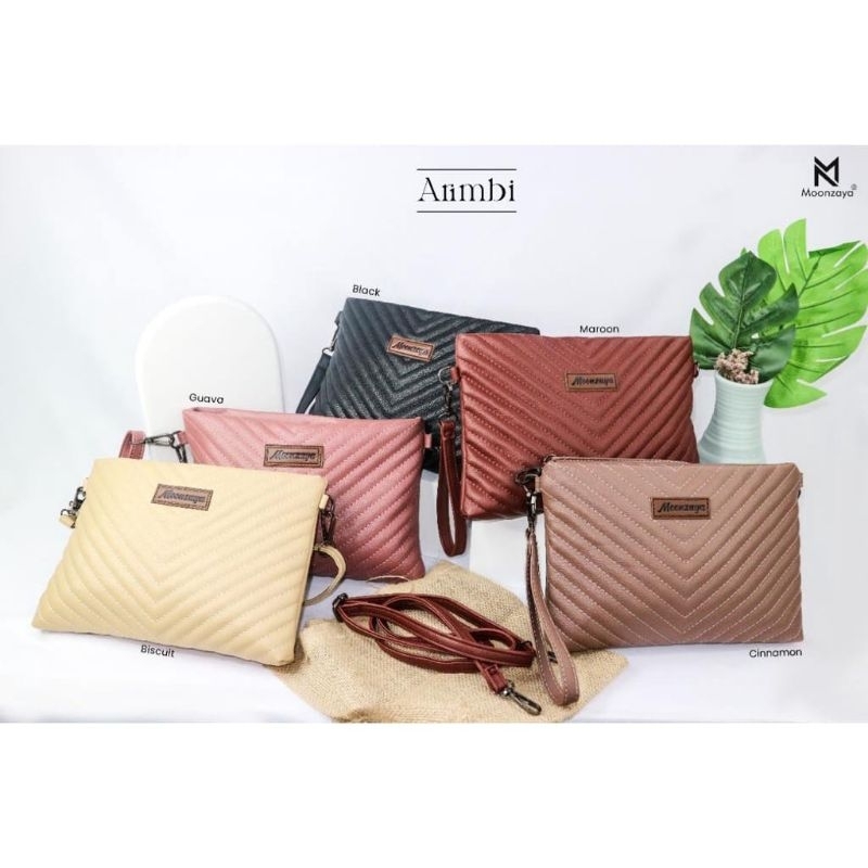 Arimbi Clutch by Moonzaya