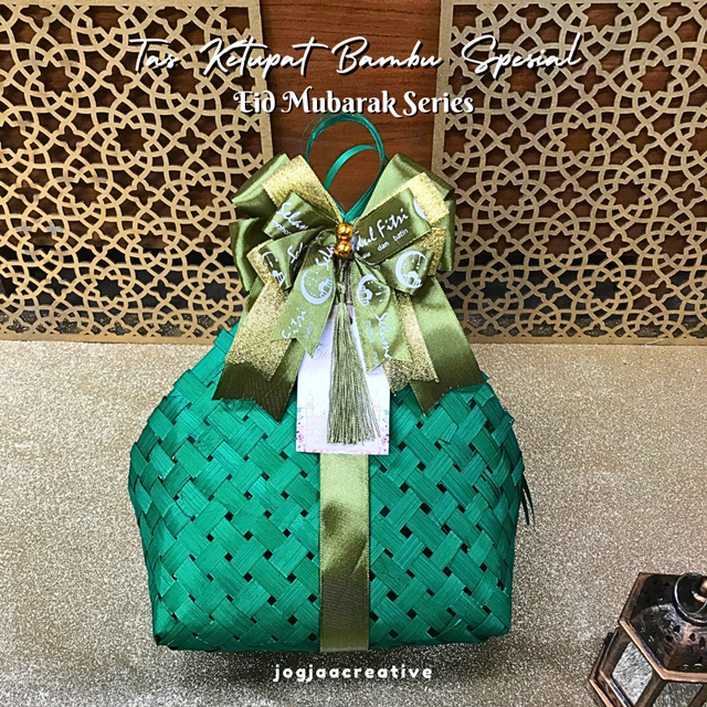 

Tas Bambu Bentuk Ketupat Warna Hias Pita FREE Hangtag Spesial Lebaran 2025 ukuran alas 20x10 cm 2 Toples Tabung Kue Kering | Tas Jinjing | Tas Bambu Oleh Oleh | Keranjang Bambu | Hampers | Keranjang | Kerajinan Bambu | Tas Bambu Bolong