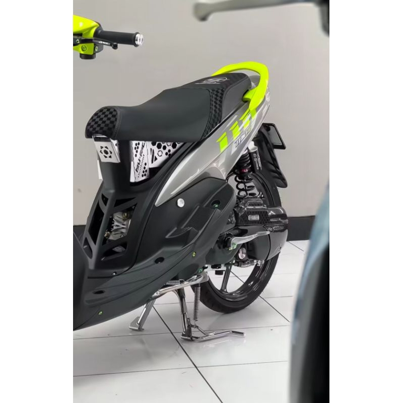 Cat PU stone silver metalic