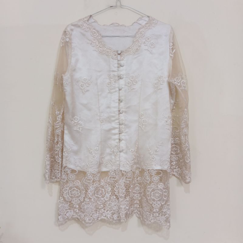 (Preloved) Kebaya Putih Akad Nikah / Baju Akad Nikah / Kebaya Putih Broken White / Kebaya Putih Paye