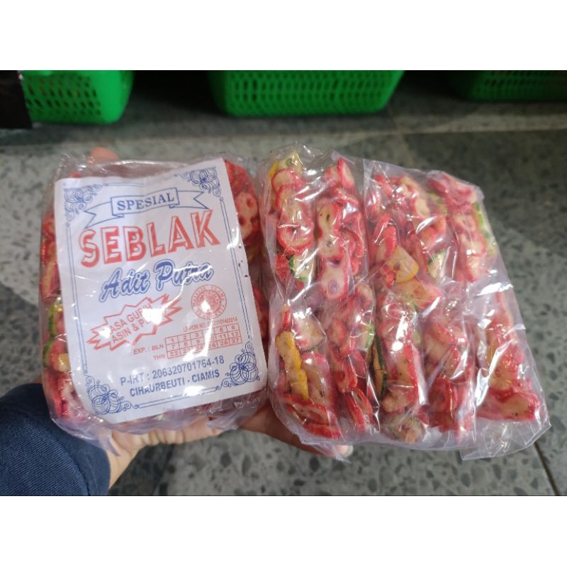 

cemilan seblak kering angka 8